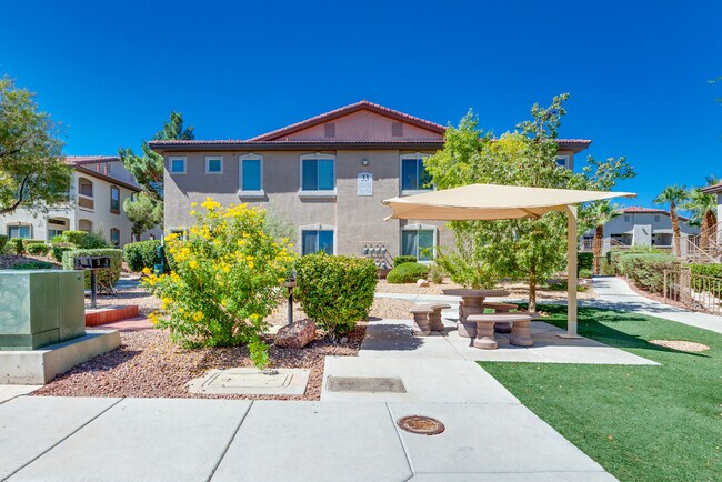 Foto del edificio - 2305 W Horizon Ridge Pkwy