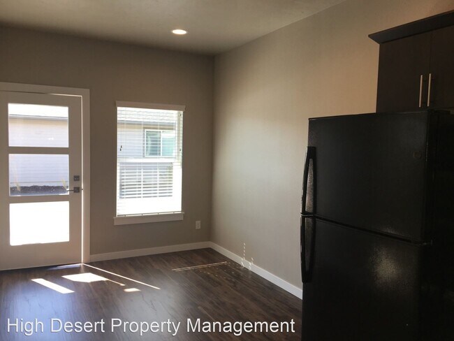 Building Photo - 1 br, 1 bath House - 1583 NE Rumgay Ln #2