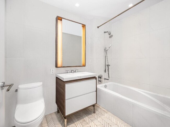 Building Photo - 1 bedroom in New York NY 10036