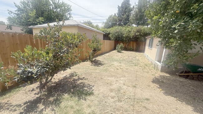 Building Photo - 6243 Blucher Ave