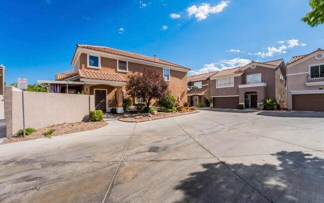 Building Photo - 1453 Morro Creek St
