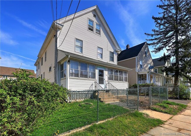 Building Photo - 54 Roosevelt St