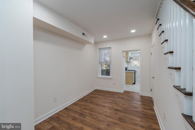 Building Photo - 116 S Durham St