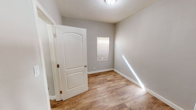 Interior Photo - Chelsea/Soto