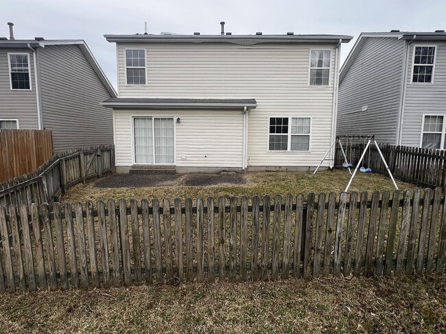 Building Photo - 10414 Pinoak View Dr