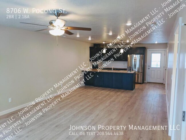 Building Photo - Stylish Garden City Townhome with Modern A...