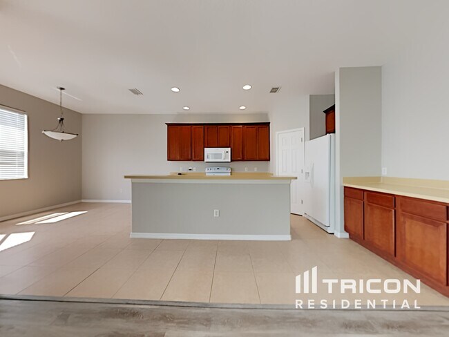 Foto del edificio - 15402 Pepper Pine Ct