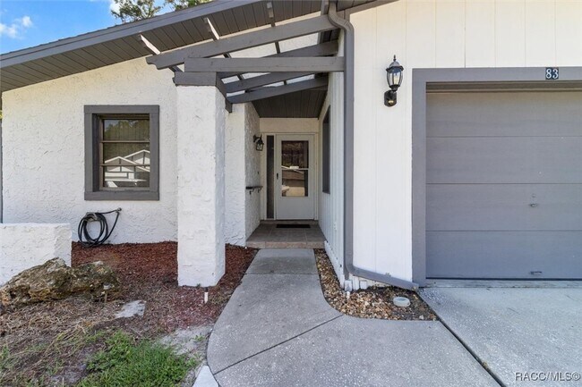 Building Photo - 83 Golfview Dr