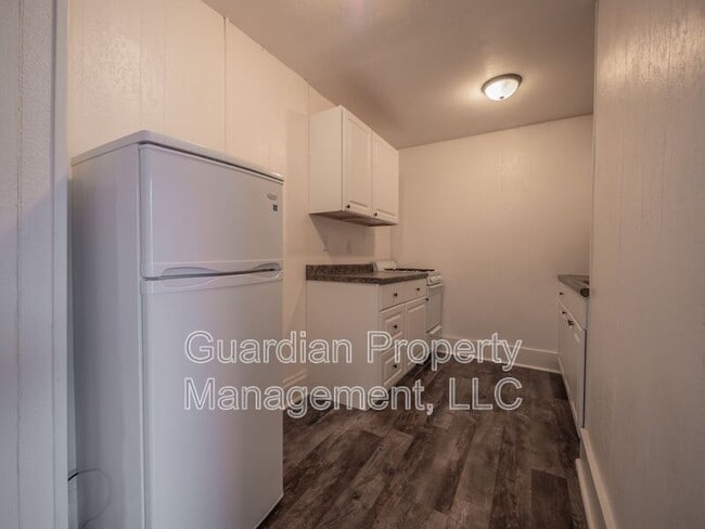 Foto del edificio - 108 N Buchanan St