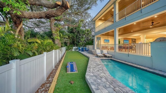 Building Photo - 1537 Siesta Dr