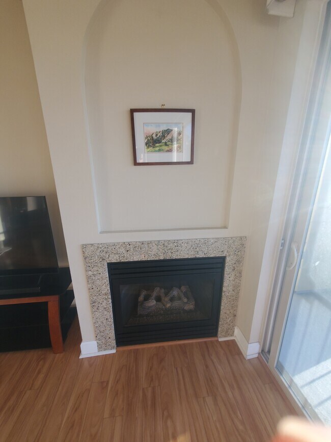 Chimenea de gas - 4500 Baseline Rd