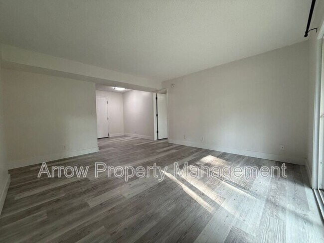 Building Photo - 539 N 24th St