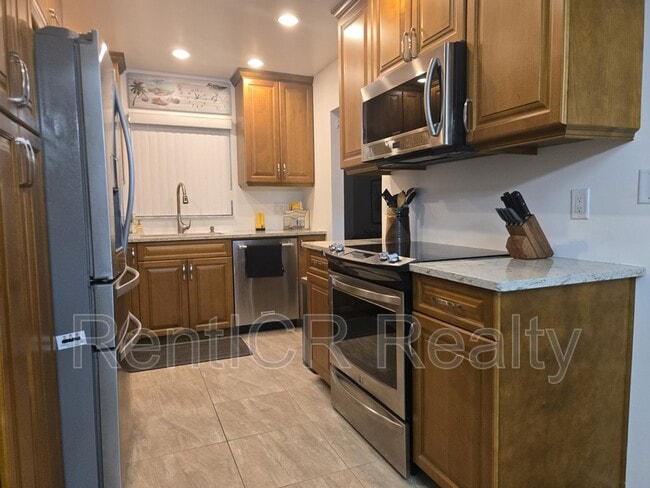 Building Photo - 14255 Rosemary Ln