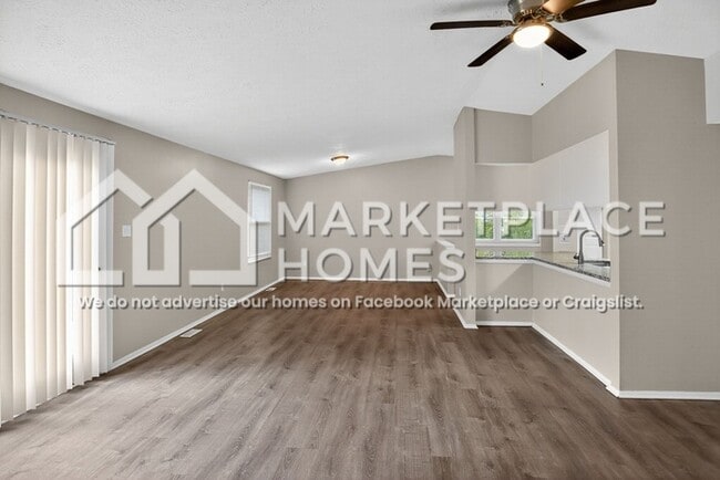 Foto del edificio - 916 Whidbey Ct