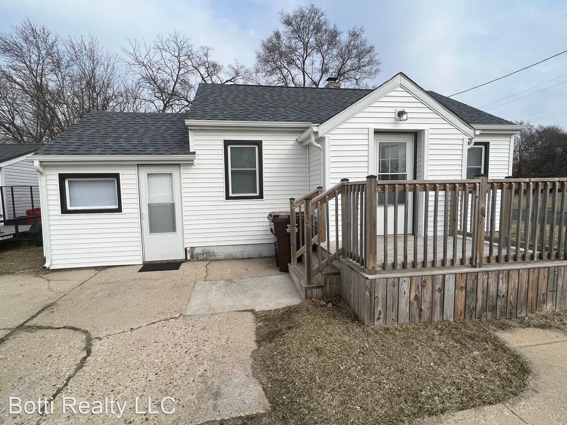 3 br, 1 bath House 7701 N. 2nd St House Rental in Machesney Park, IL