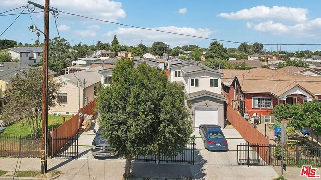 Building Photo - 1677 E 111th St