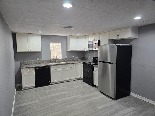 Building Photo - 2727 Ave G