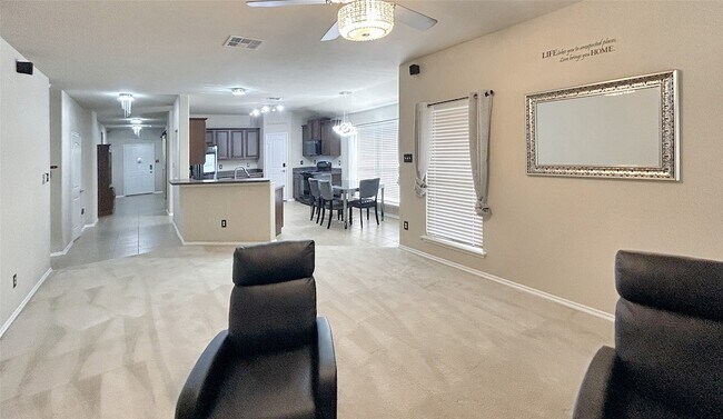 Foto del edificio - 609 Rain Lily Dr