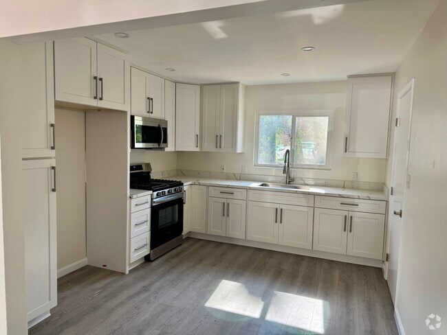 Building Photo - 9101 Creekford Dr