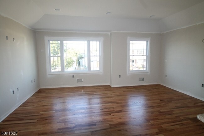 Building Photo - 428 Niles St