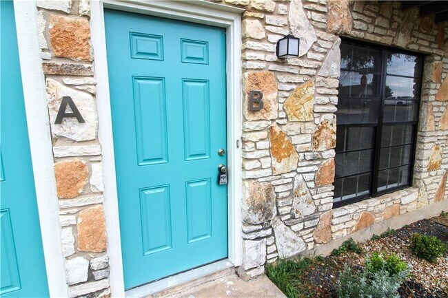 Foto del edificio - 9606 Night Star Dr