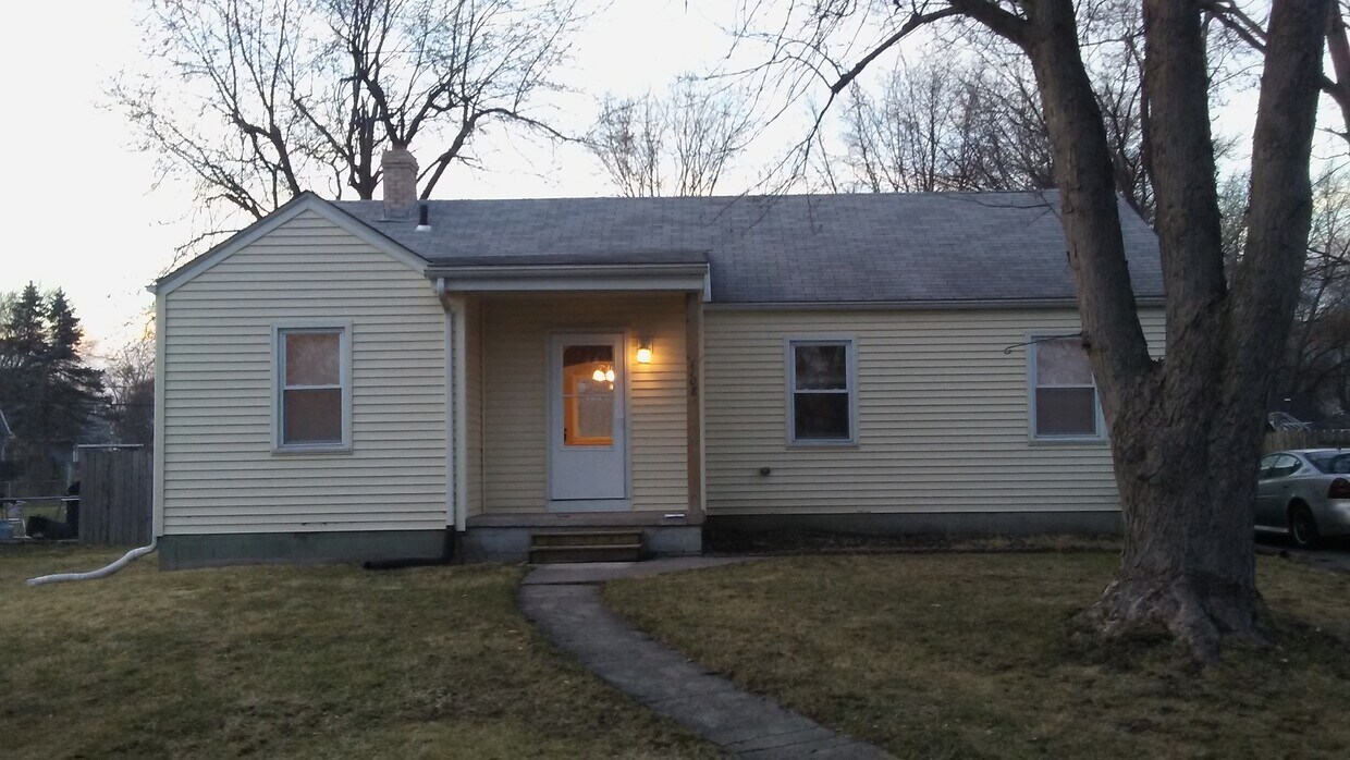 1108 W 62nd Pl, Merrillville, IN 46410 House Rental in Merrillville