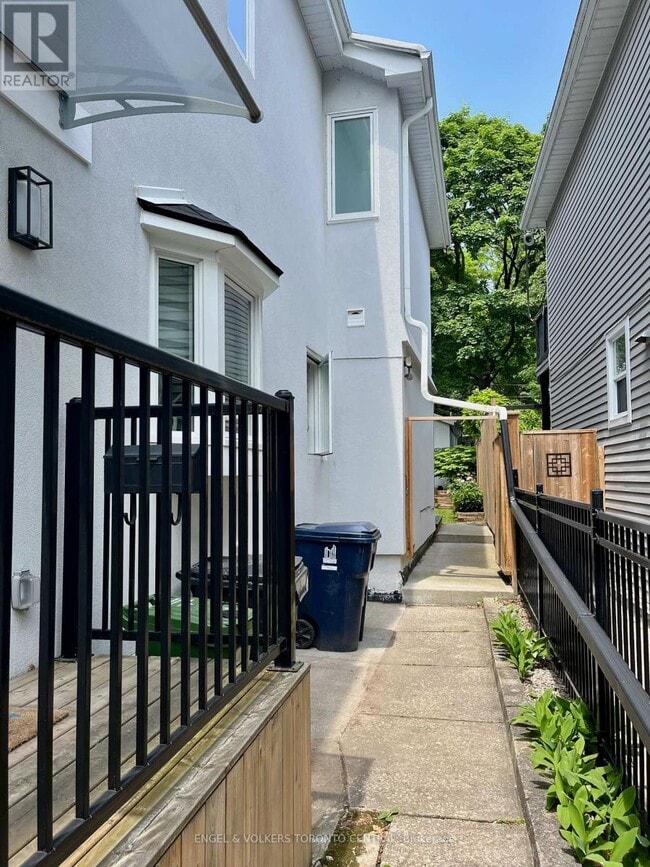 Building Photo - 66 Alcina Ave