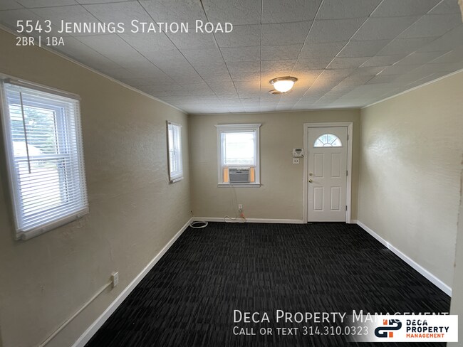Building Photo - 2 Bedroom House
