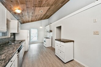 Building Photo - 814 Broadway Avenue J