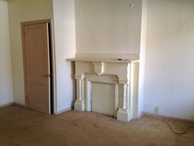 Foto del edificio - *** Apartments in South Oakland * Pet Friendly * Spacious & Renovated * Walk to Pitt * Available ...