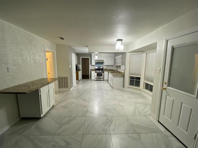 Building Photo - 4008 Guthrie Dr