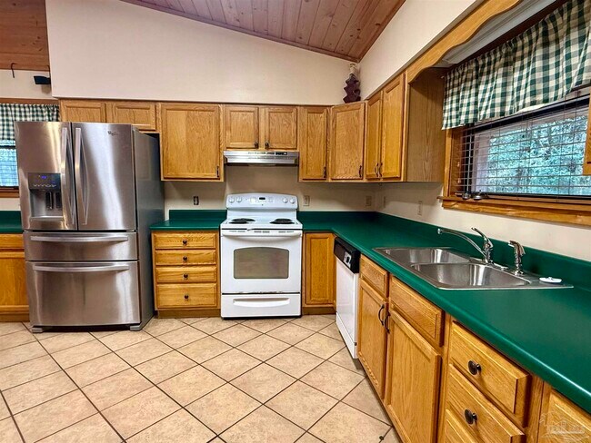 Foto del edificio - 7769 Lakeside Dr