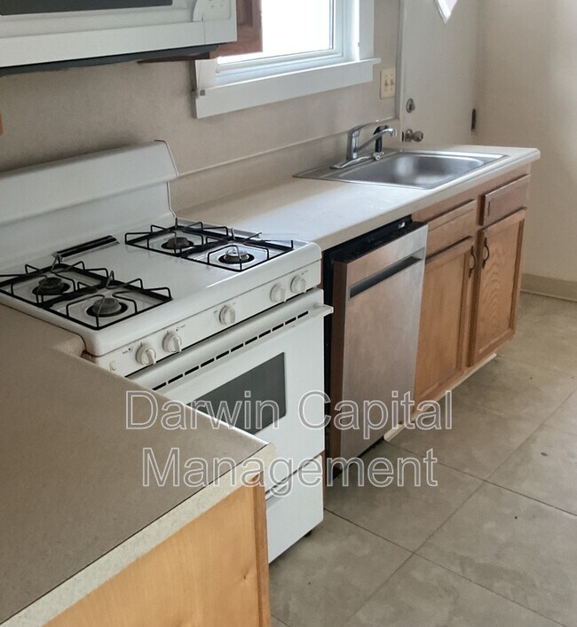 Foto del edificio - 1917 W High St