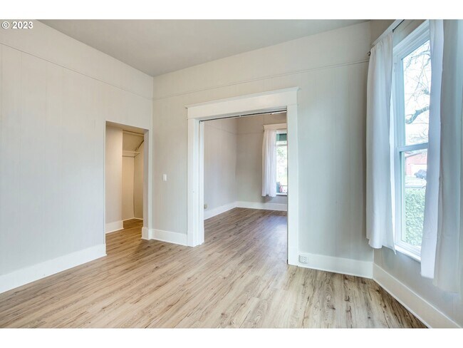 Sala de estar - 9426 N Edison St