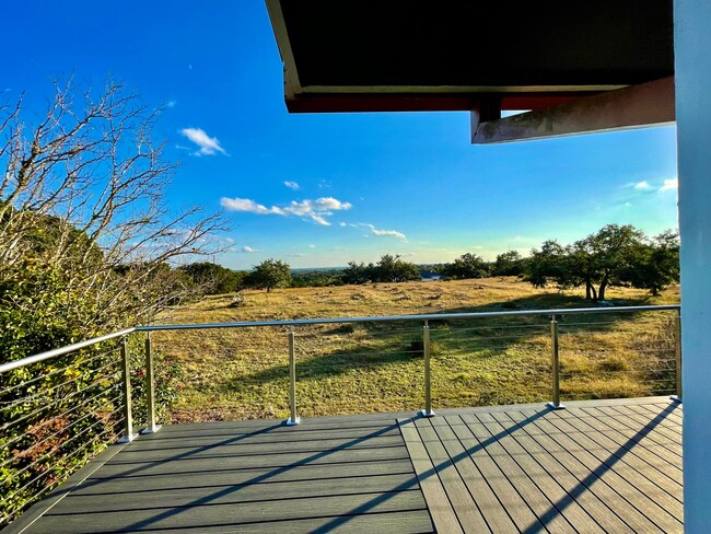 Foto del edificio - Working Ranch Estate Home