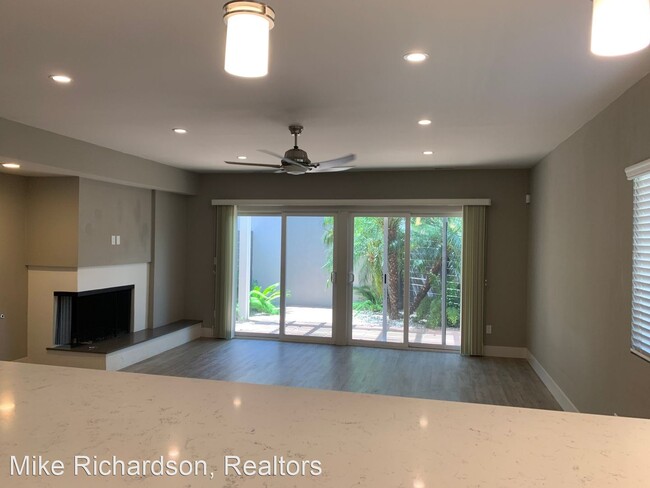 Building Photo - 754 Palermo Dr