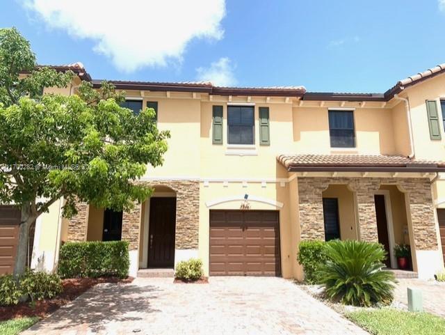 Foto principal - 23961 SW 117th Ct