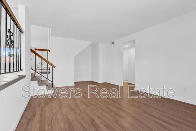 Building Photo - 120 Valdivia Cir