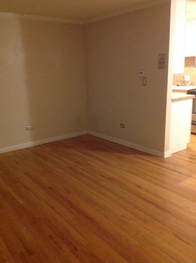 Building Photo - 1 bedroom condo in Denver