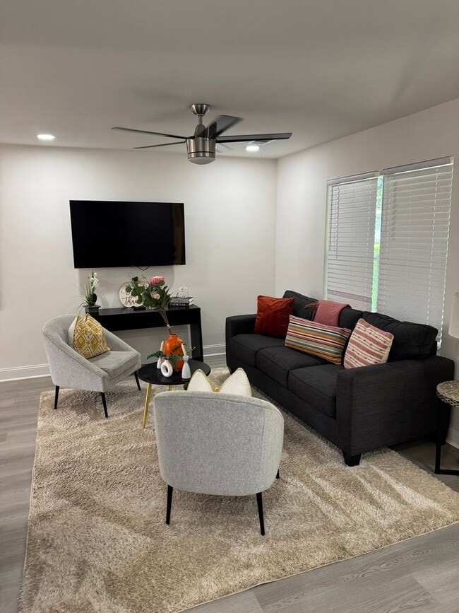 Foto del edificio - 3475 Meadowlane Pl SW