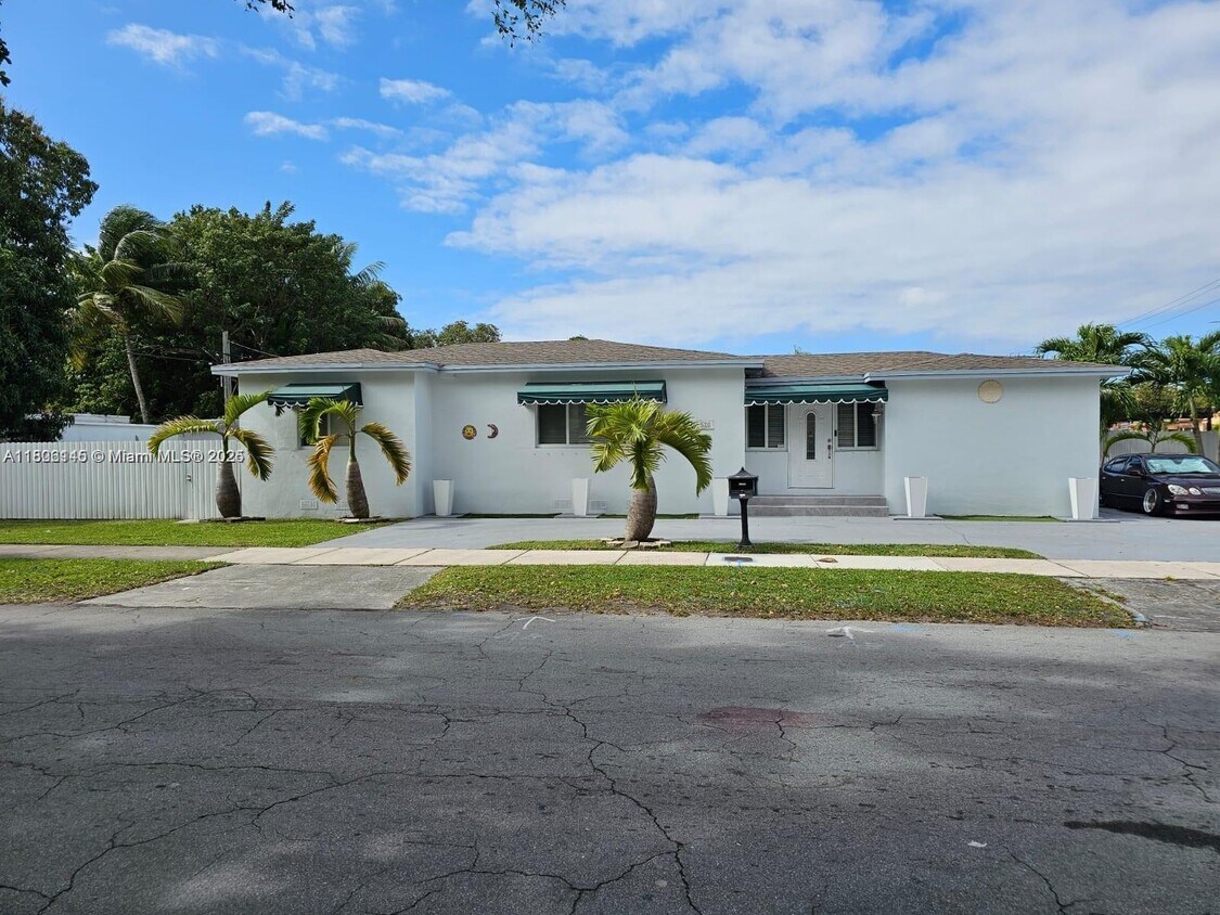 Foto principal - 520 NW 30th Ave