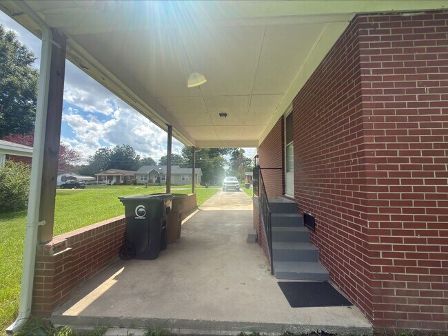 Foto del edificio - 1309 Ardmore Dr