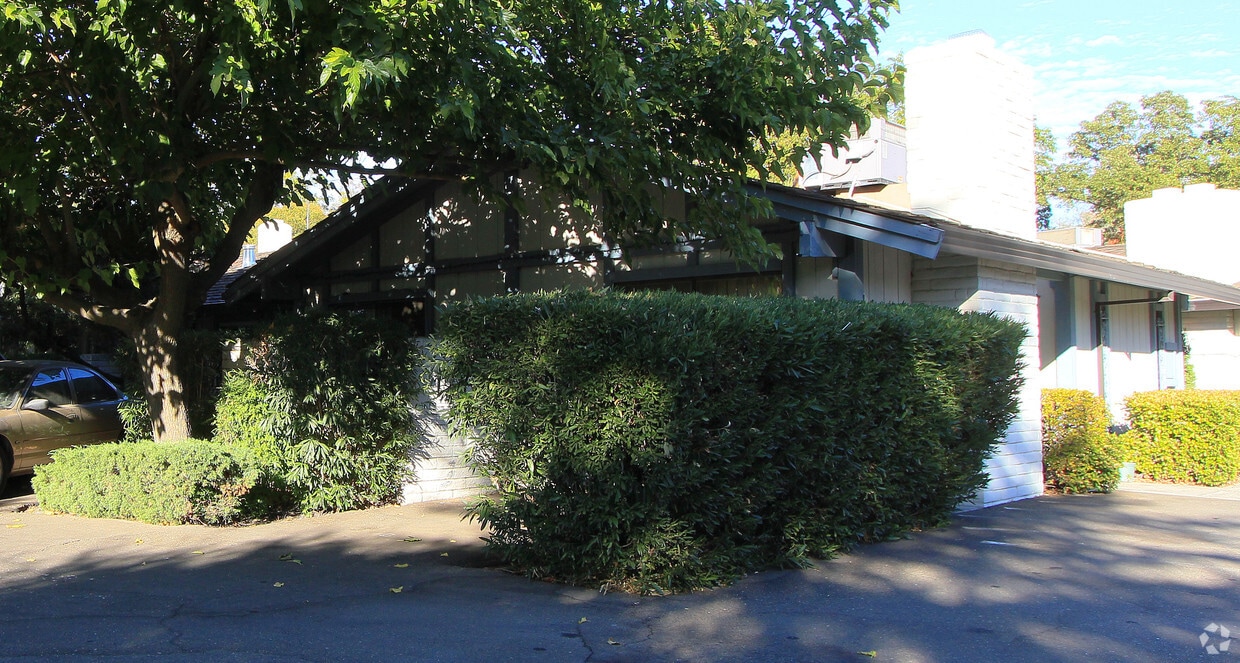 Building Photo - Peppertree