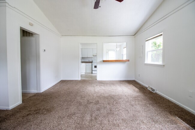 Foto del edificio - 2989 Clover Dr