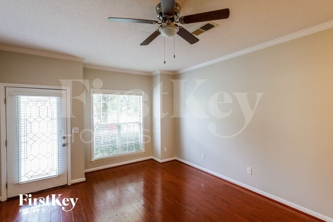 Building Photo - 140 Warwick Cir