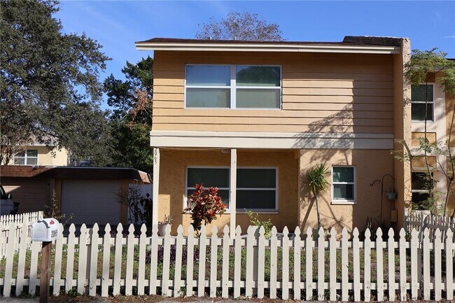 Building Photo - 2065 San Sebastian Way N