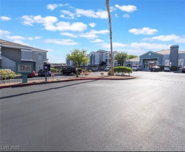 Building Photo - 6955 N Durango Dr