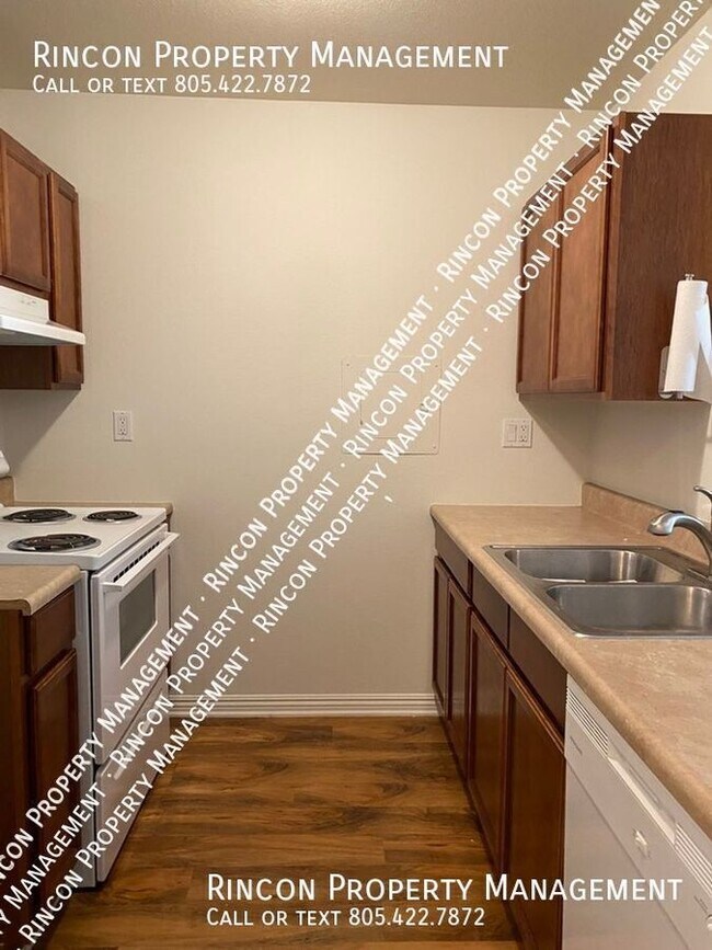 Building Photo - 2 Bedroom/1.5 Bath *Port Hueneme* Steps fr...