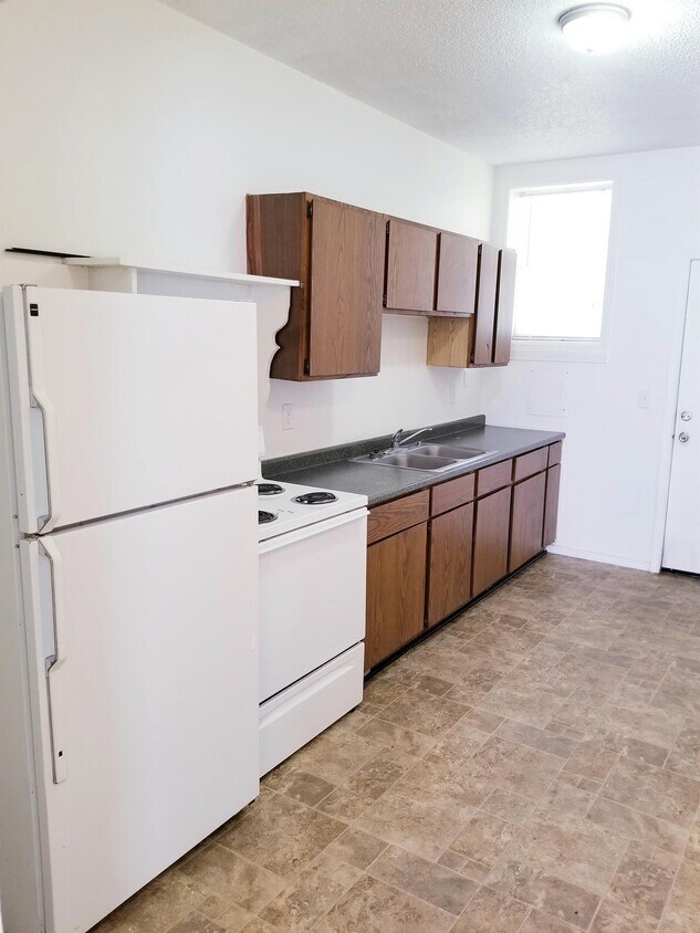 Primary Photo - 1403 N Emporia- 103