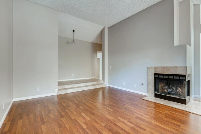 Foto del edificio - Charming 3 Bedroom Home In Henderson !